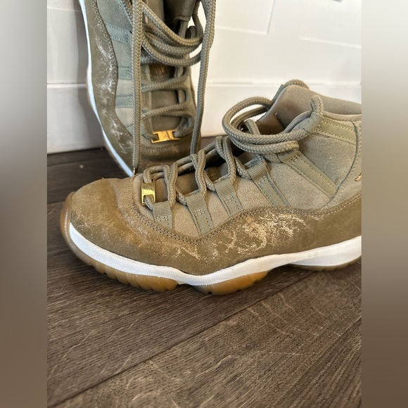 Nike Air Jordan 11 Shoes Womens Size 8 Green Basketball Sneakers AR0715-200 - Picture 13 of 16